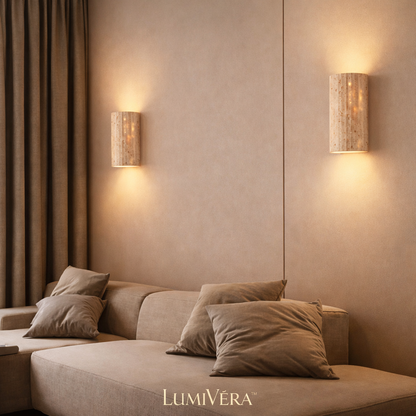 Lumivéra™ – Applique Murale en Pierre Naturelle Travertin | Design Wabi-Sabi & Éclairage Ambiant