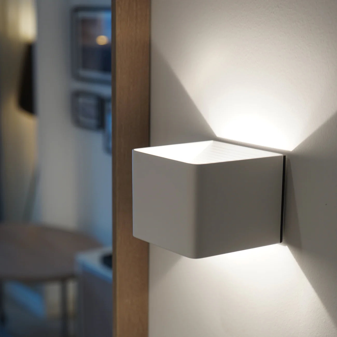 Lumivéra™ – Applique Murale LED Sans Fil de Luxe | Lampe Murale Design | Autonomie 60 Jours