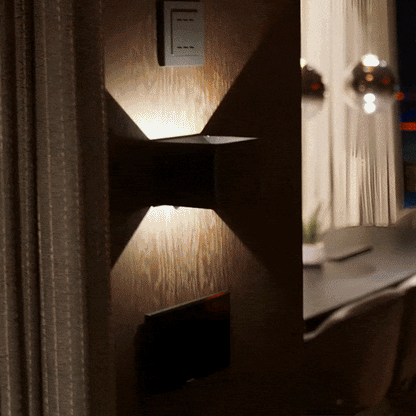 Lumivéra™ – Applique Murale LED RGB Sans Fil de Luxe | Installation Facile | Autonomie Longue Durée | Offre 3+1 Gratuite